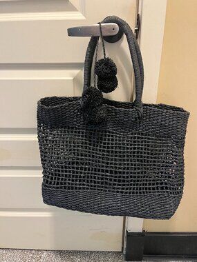 BTB Los Angeles Black Nancy Raffia Tote